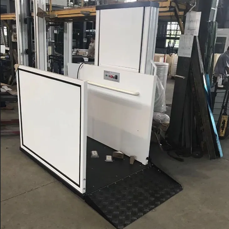 Sollevatore elettrico per sedia a rotelle