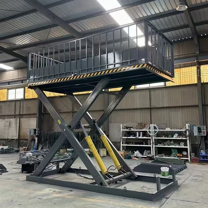 Sollevatore verticale a forbice per carico